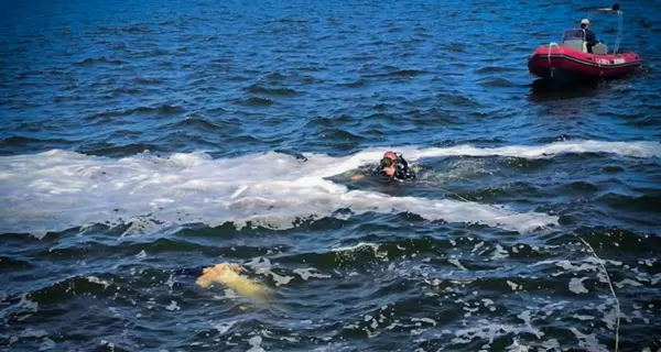 В Одессе водолазы нашли тело полицейской, которую волной смыло в море