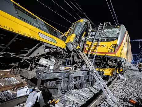 В Чехии столкнулись международный экспресс и грузовой поезд, есть погибшие и пострадавшие