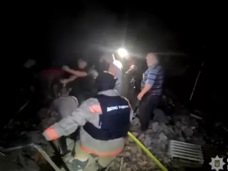 Россияне сбросили авиабомбу на частный дом в селе Донецкой области