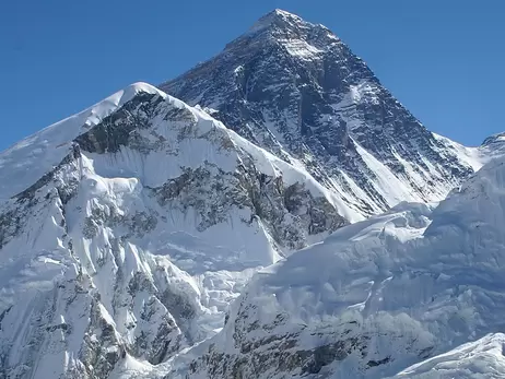 Из-за непогоды в Гималаях погибли по меньшей мере девять туристов