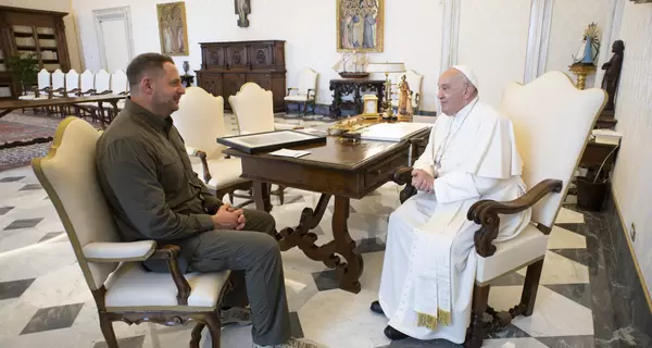 Єрмак у Ватикані зустрівся з Папою Римським і розповів йому про Формулу миру 