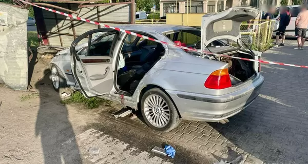 В Одесской области водитель, убегая от полиции, въехал в людей на пешеходном переходе 