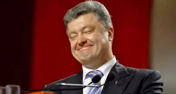Порошенко з Пєсковим озвучують схожі заяви щодо зовнішньої політики України, – політолог