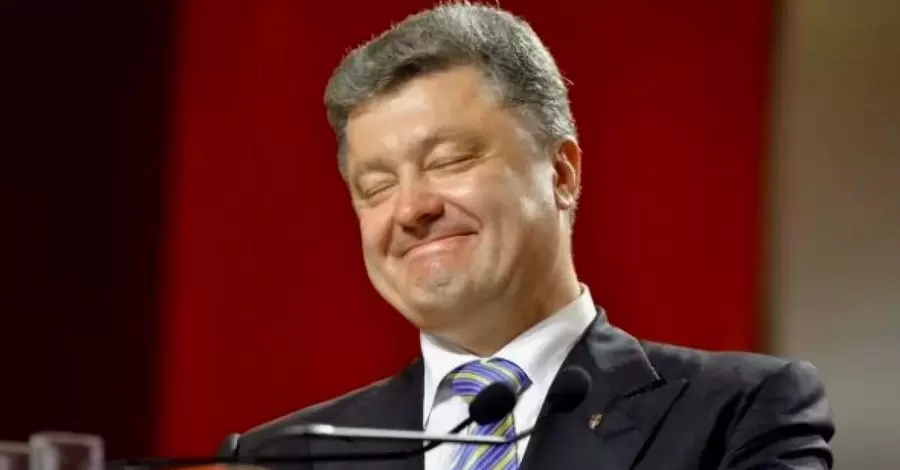 Порошенко с Песковым озвучивают схожие заявления по внешней политике Украины, – политолог