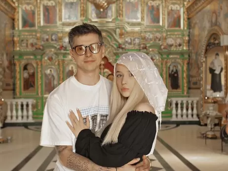 Співак Parfeniuk та блогерка Сімбочка хрестили доньку та вперше показали її обличчя