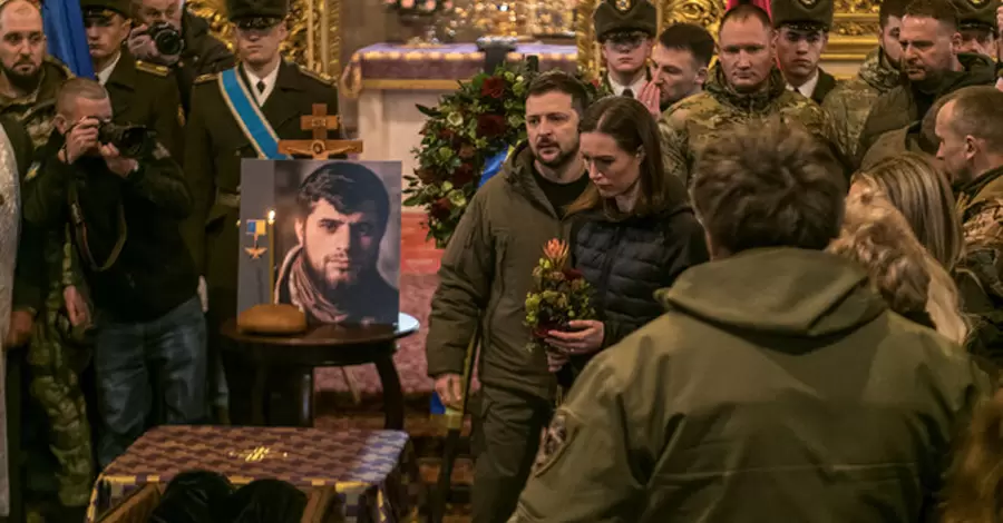 В Киеве вандалы разгромили могилы Да Винчи, Джуса и Петриченко