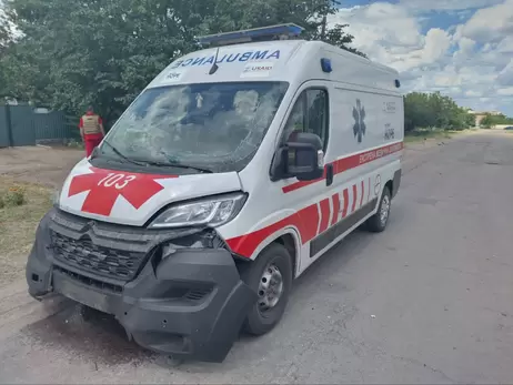В Херсонской области россияне атаковали дронами авто скорой и жилой дом, есть раненые