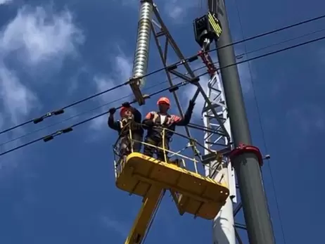 Через російські обстріли є нові знеструмлення у чотирьох областях