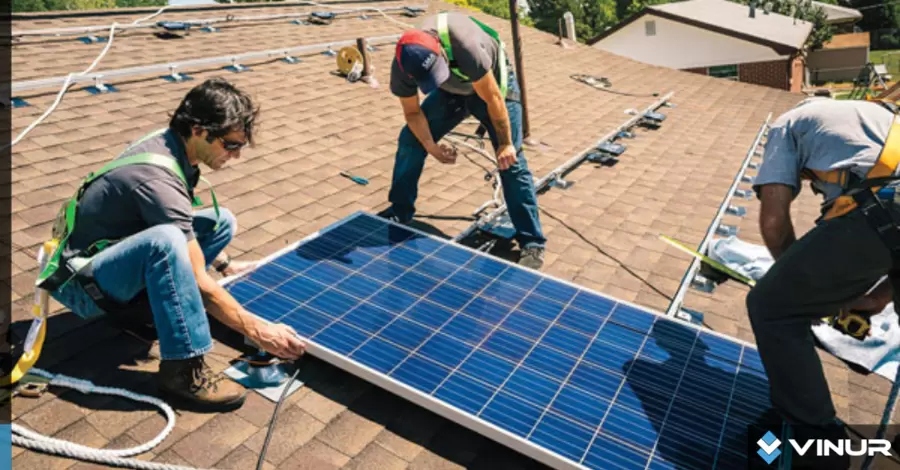 Сонячні панелі: чи вистачить електрики для дому і чи можна на них заробити