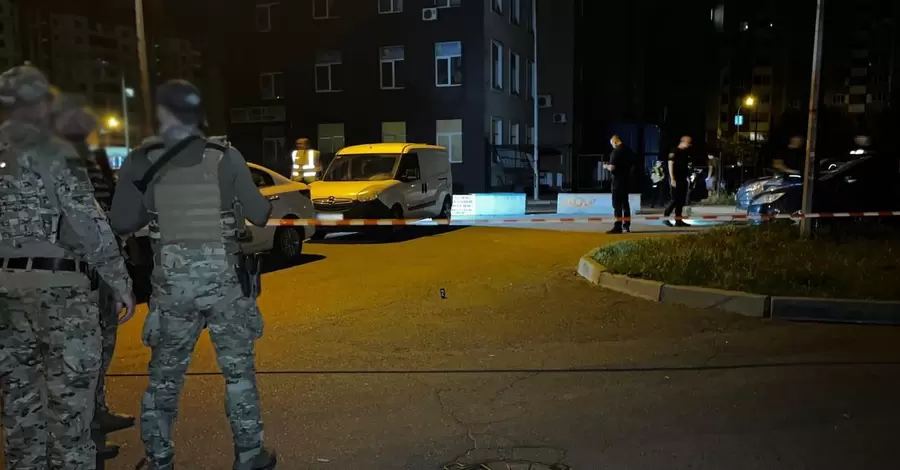 У Києві чоловік підірвав гранату, 11 автомобілів зазнали пошкоджень