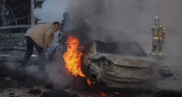 В результате удара по Харькову погиб человек, загорелось отделение почты