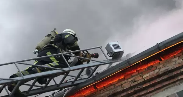 В результате ракетной атаки в Киевской области есть пострадавшие и повреждения 