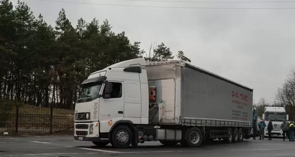 Польша возобновила пропуск фур через все КПП на границе с Украиной