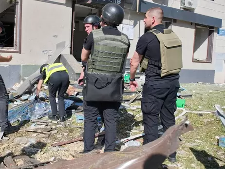 Росіяни атакували Харків - поранено щонайменше 6 людей, з-під завалів витягнули дитину