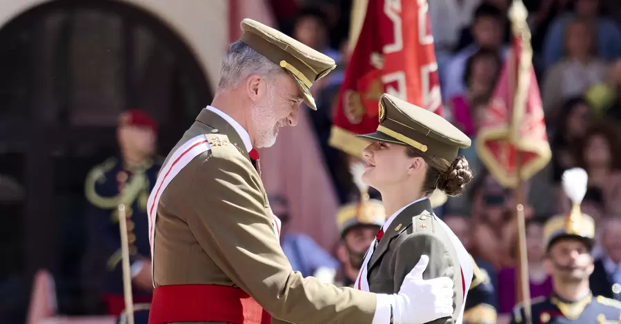 Кронпринцеса Іспанії після року військових навчань отримала перше звання
