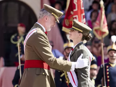 Кронпринцеса Іспанії після року військових навчань отримала перше звання
