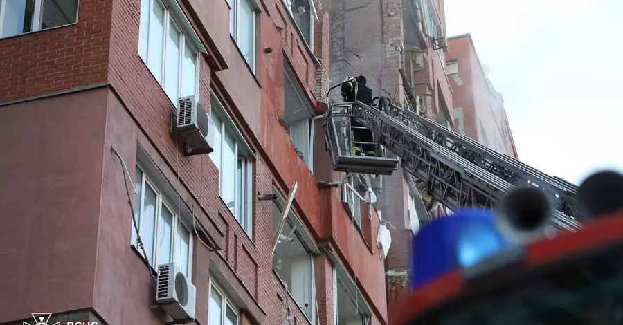 В Днепре закончили разбирать завалы многоэтажки, куда 28 июня попала ракета РФ