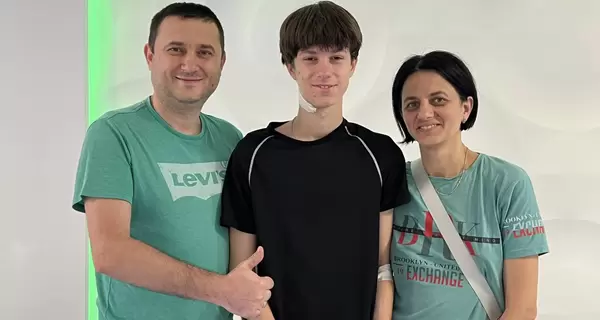 Львовские медики спасли подростка с редкой опухолью во рту