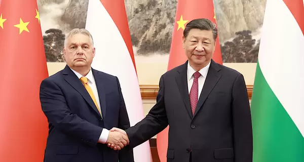 Орбан после встречи с Си Цзиньпином назвал Китай ключевой силой для мира в Украине