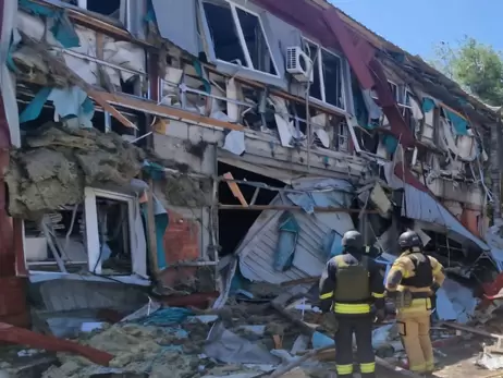 Ракетный удар по Днепру - повреждены 10 домов, 12 человек получили травмы