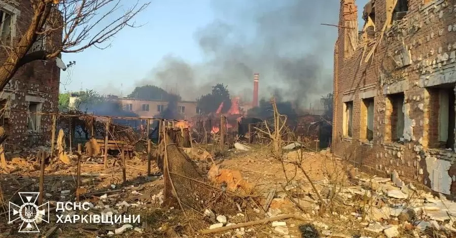 Россияне ударили по жилому сектору на Харьковщине, три человека погибли