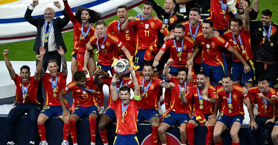 Збірна Іспанії тріумфувала на Євро, забивши вирішальний гол Англії за чотири хвилини до кінця матчу 