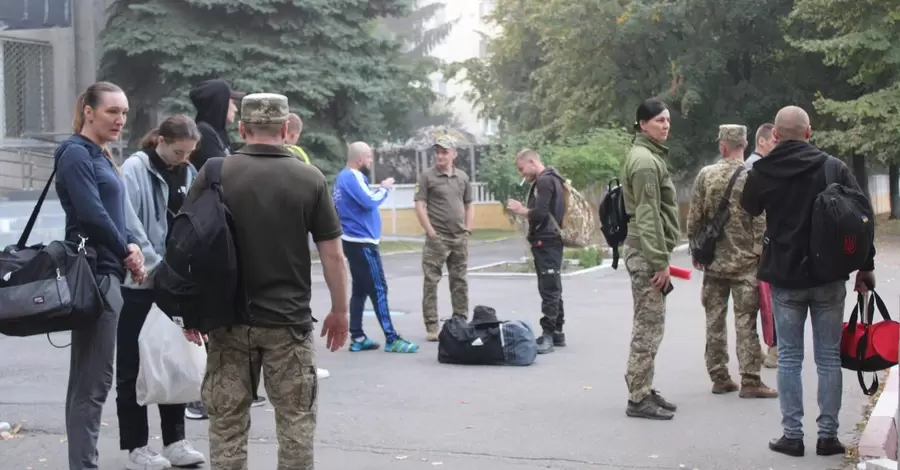 В Одессе нетрезвый мужчина показывал военнослужащим ТЦК непристойные жесты