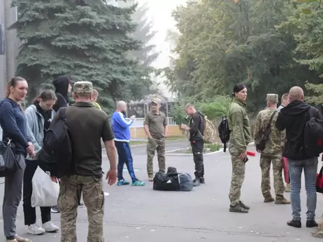В Одессе нетрезвый мужчина показывал военнослужащим ТЦК непристойные жесты