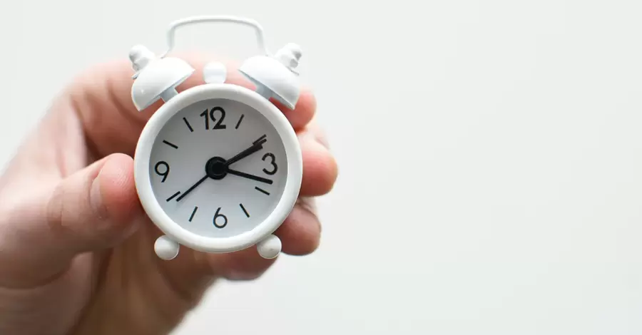 Науковці закликали Зеленського ветувати закон про скасування переведення годинників