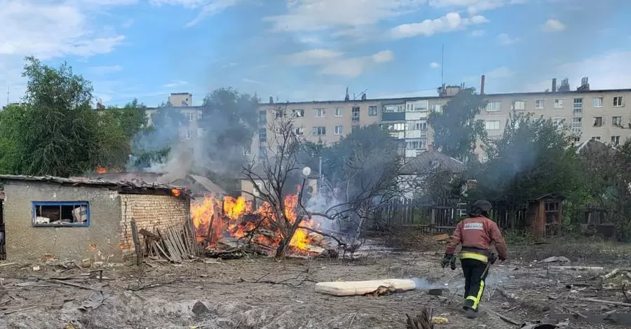 Російські окупанти вдарили по магазину на Харківщині - щонайменше 4 поранених