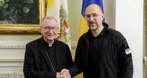 Премьер Шмыгаль встретился в Киеве с госсекретарем Ватикана