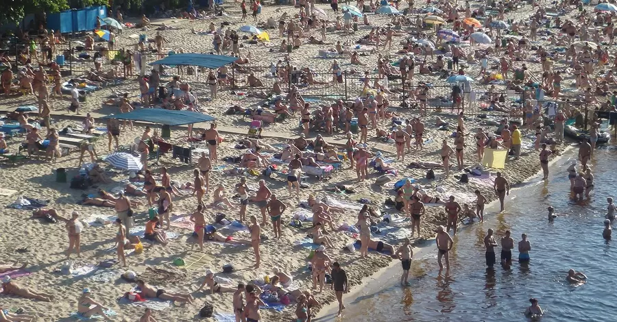 В Киеве запретили купаться на 15 пляжах