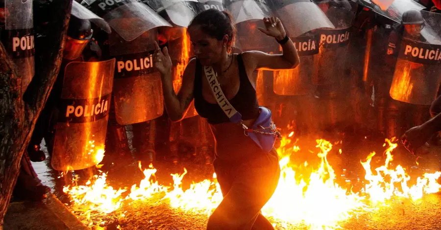 В Венесуэле после выборов президента вспыхнули массовые протесты