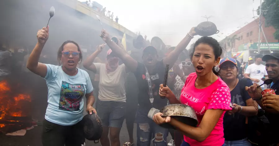 Народ Венесуели заслуговує на те, щоб його волю поважали, - МЗС 