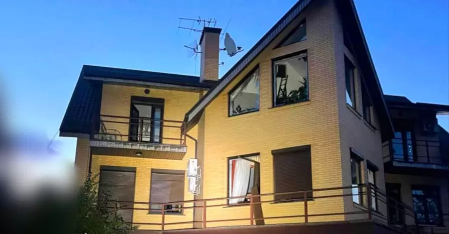У чотирьох районах Київщини під час атаки “шахедів” пошкоджено 13 приватних будинків