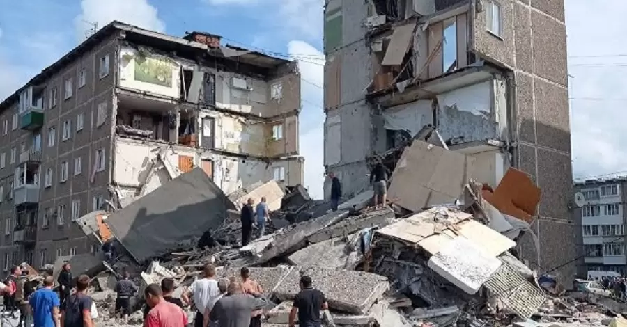 В российском Нижнем Тагиле в результате взрыва газа обрушились два подъезда многоэтажки