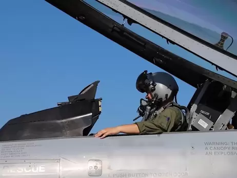 Українські пілоти F-16 зможуть керувати ракетами поглядом