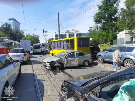 Причиной ДТП на Глубочицкой стал человеческий фактор: 