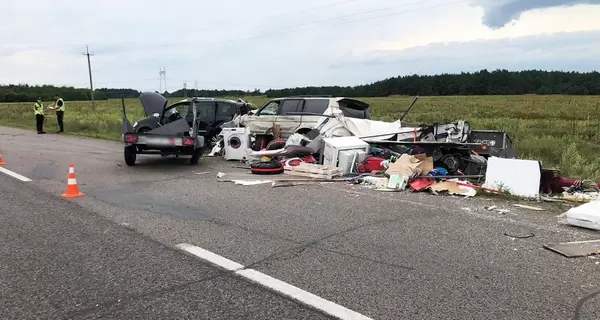 В ДТП в Ровенской области пострадали 10 человек, четверо из них - дети