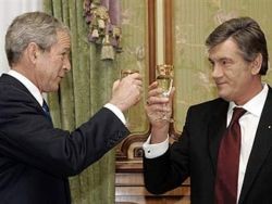 Ющенко не успел уехать из США, как опять туда собрался 