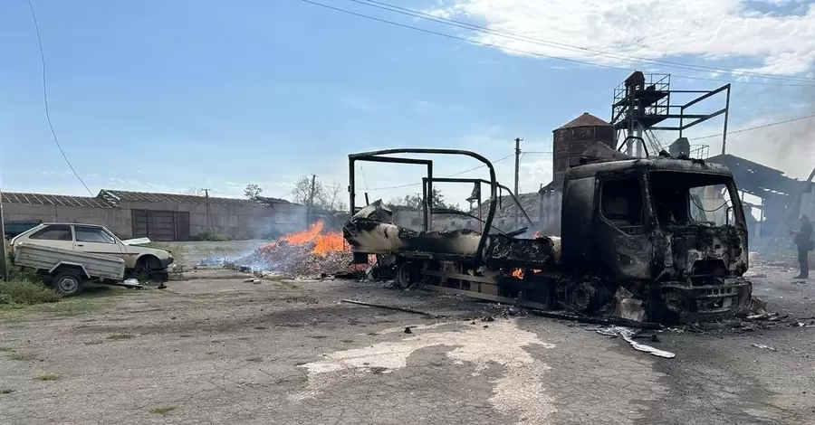 Россияне обстреляли грузовик Красного Креста, погибли три сотрудника-украинца