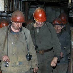 Пожар на шахте застиг 500 горняков  