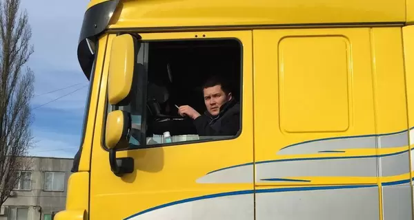 На Черниговщине из-за задымления селяне убирают с деревьев урожай 