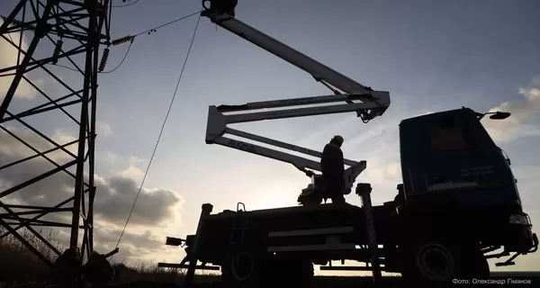 В воскресенье отключать свет по графикам не будут, но украинцев просят экономить 