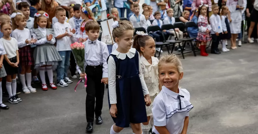 Депутати хочуть зобов'язати дітей та вчителів говорити на перервах українською мовою