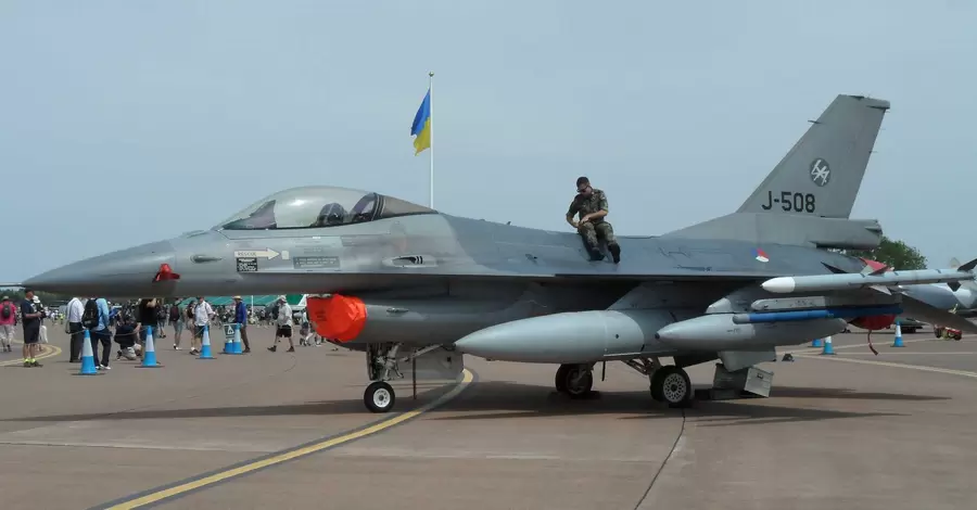 Чи міг український F-16 збити ворожий Су-34 із КАБами? Думка авіаексперта