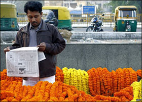 В Индии террористы взорвали цветочный рынок 