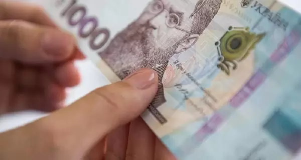 Шмигаль заявил, что правительство утвердило программу выплаты украинцам по тысяче гривен