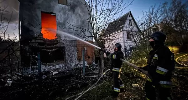 На Київщині внаслідок падіння уламків російських дронів пошкоджені 13 будинків