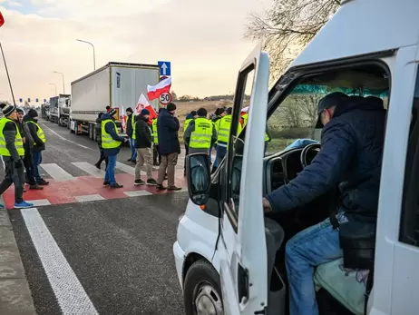 Польські фермери припинили блокування пункту пропуску на кордоні з Україною